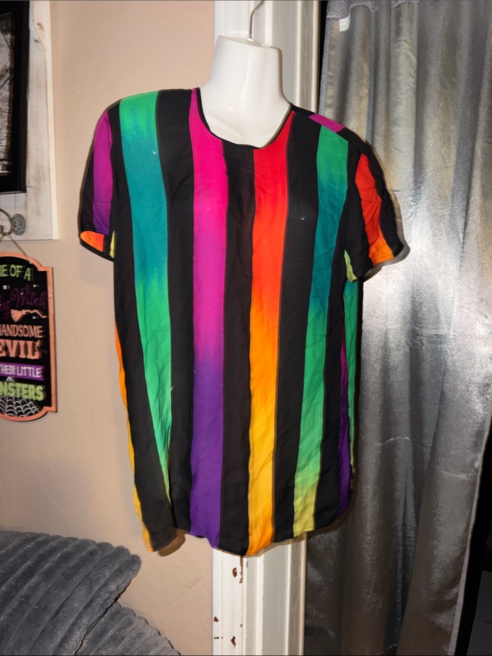 Women’s vintage sheer 100% silk Multicolor Vertical Stripe Short-Sleeve Shirt 10